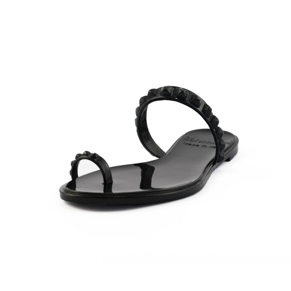 Carmen Sol flat sandals